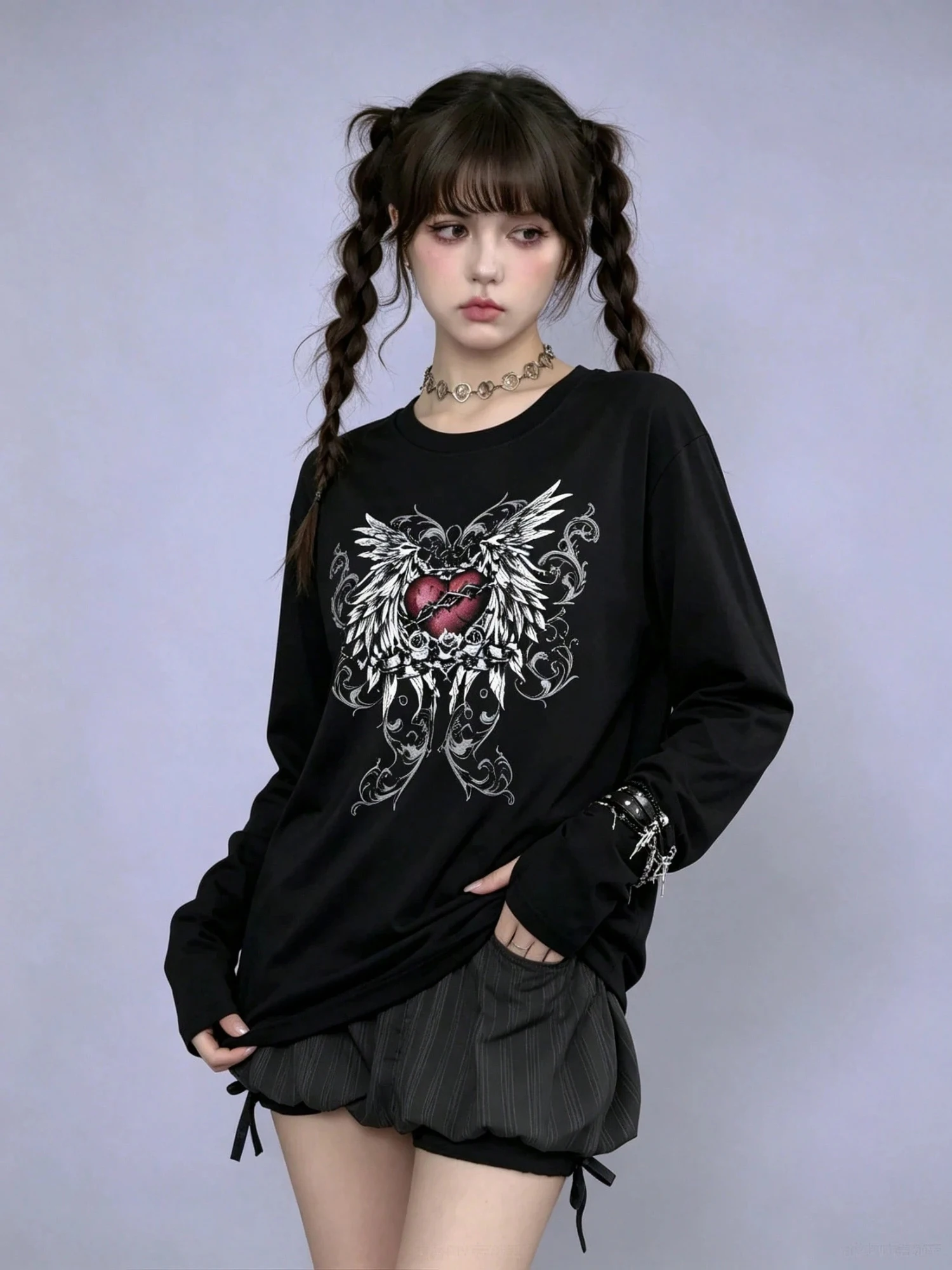 Women's Baroque Winged Barbed‑Wire Heart Print Long‑Sleeved Top Y2k Streetwear Gothic Grunge Edgy Casual Fall Tee