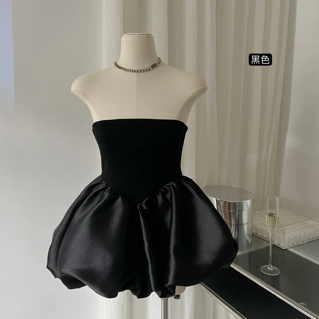 Women's Elegant Strapless Sleeveless A Line Tank Top Lady Summer Streetwear Party Elegant Solid Color Slim Tank Top image 3