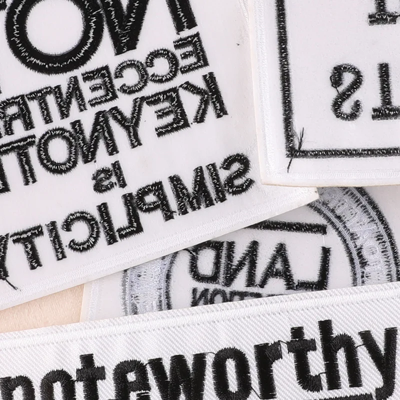 6 Stück Bügelflicken mit Buchstaben für Kleidung, bestickte Rucksack-DIY-Aufnäher, Thermocollant-Applikationen zum Aufnähen, große Stoffabzeichen – Detail 6