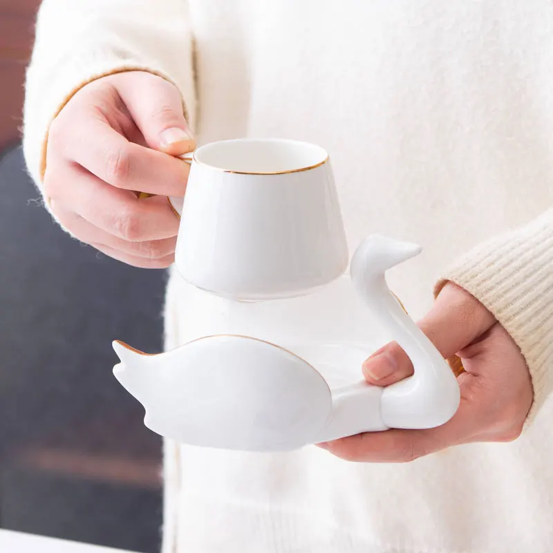 Swan Luxury Coffee Cup Saucer Set Ceramic with Hand and Dish Milk Tea Cappuccino Tableware 110ml Birthday Couples Gifts