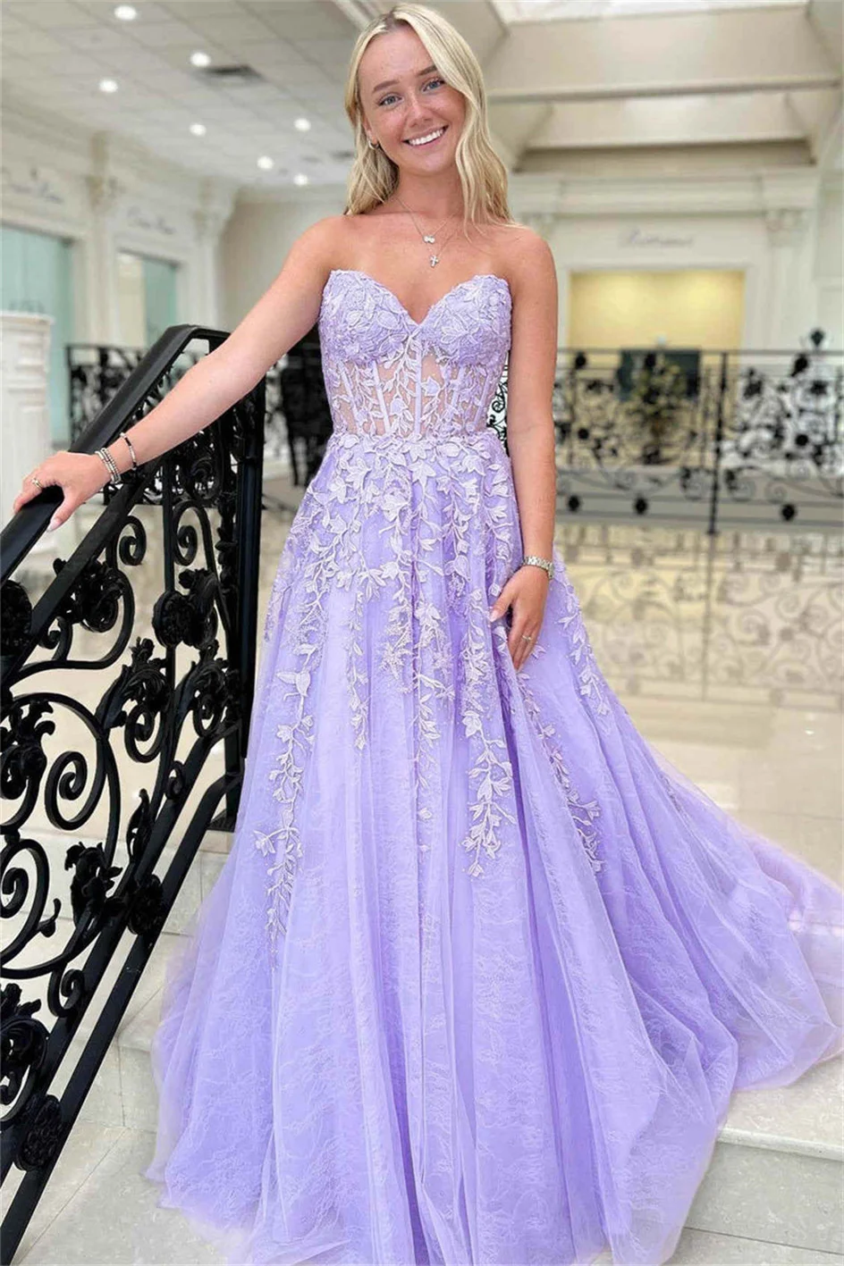 Shiyicey Appliques Ball-Gown Backless Floor-length Lace Up Illusion V-neck Long Prom Party Dresses Elegant Woman Evening Gowns