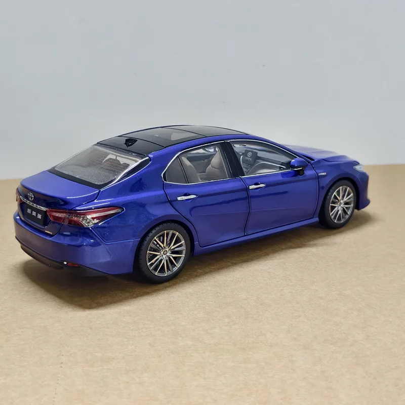 Diecast 1/18 Scale Toyota Camry 8th generation Sport Version Car Model Alloy Toyota Camry Car Model Collectible ornaments