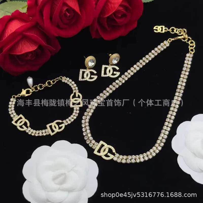 

2023 new high version Dujia colored diamond necklace DG letter retro bracelet full of diamonds court style earrings set women