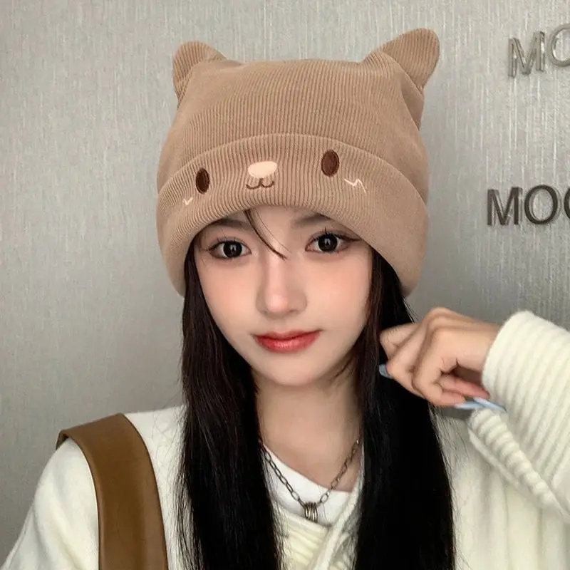 قبعة شتوية متماسكة للنساء، قبعة جمجمة مترهلة لطيفة مع تصميم وجه صغير، قبعة مبطنة بالصوف للطقس البارد الدافئ