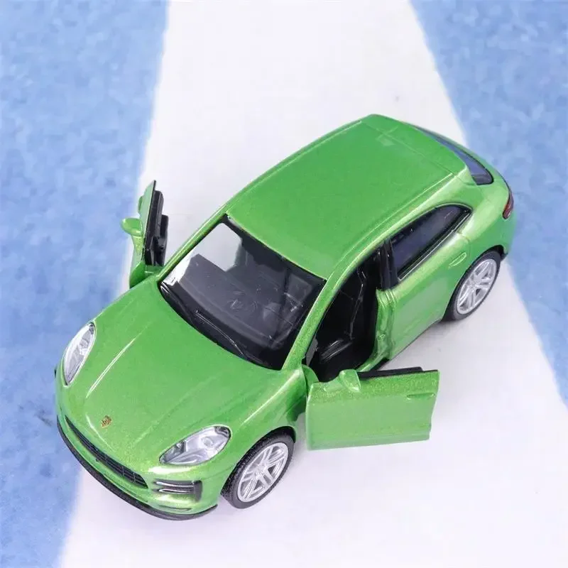 1:36 Porsche MACAN SUV High Simulation Diecast Car Metal Alloy Model Car Toys For Children Gift Collection F244