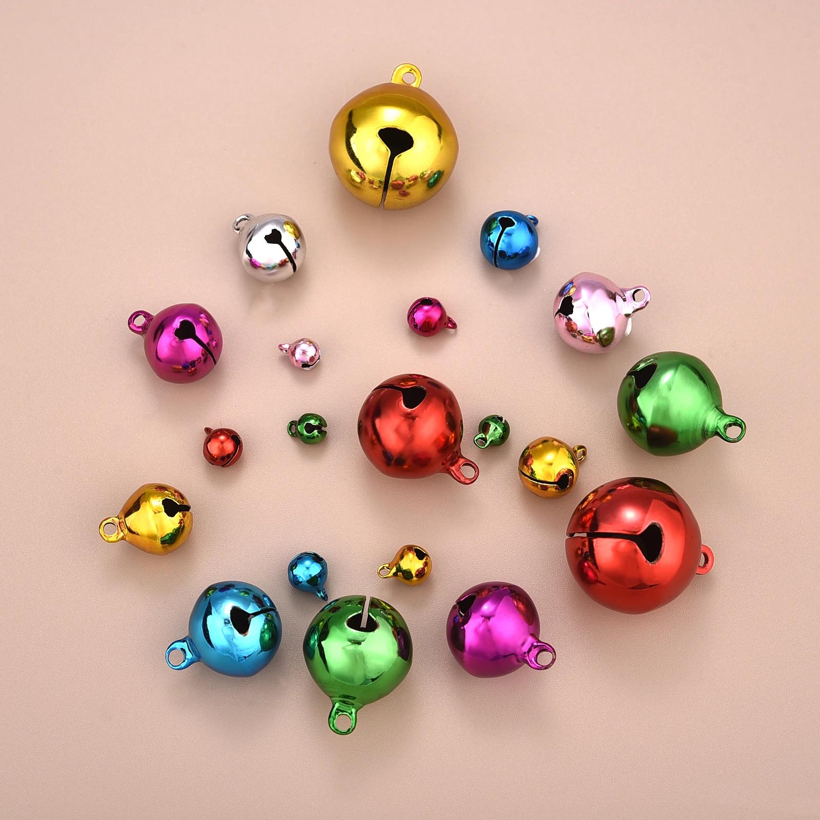 قلادة صغيرة من الألومنيوم الذهبي الملون جلجل أجراس نحاسية صغيرة لتزيين شجرة عيد الميلاد للكلاب إكسسوارات يدوية ذاتية الصنع #1