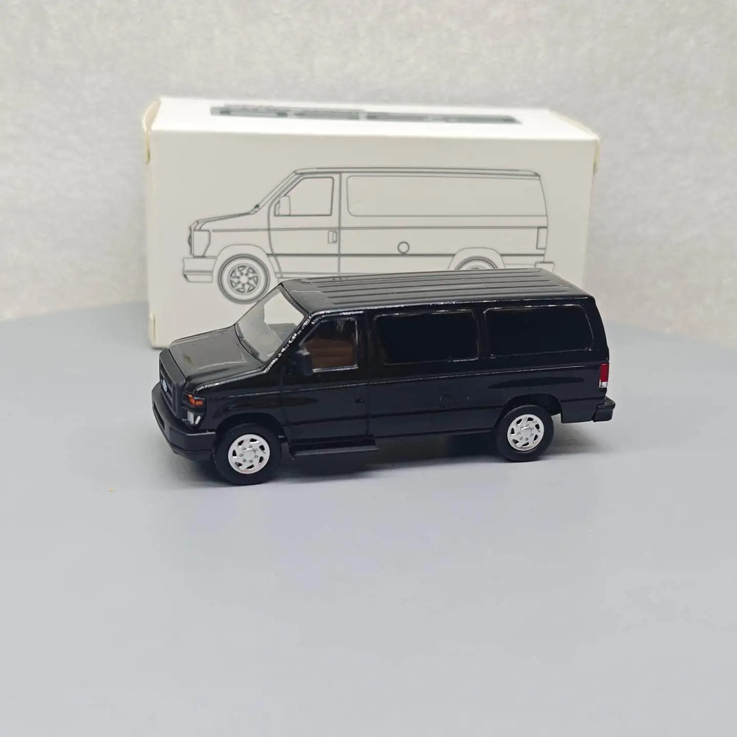 

596 1:64 E-Series Vans E350 Black 596 90 Diecast Alloy Car Model Collectible Gift