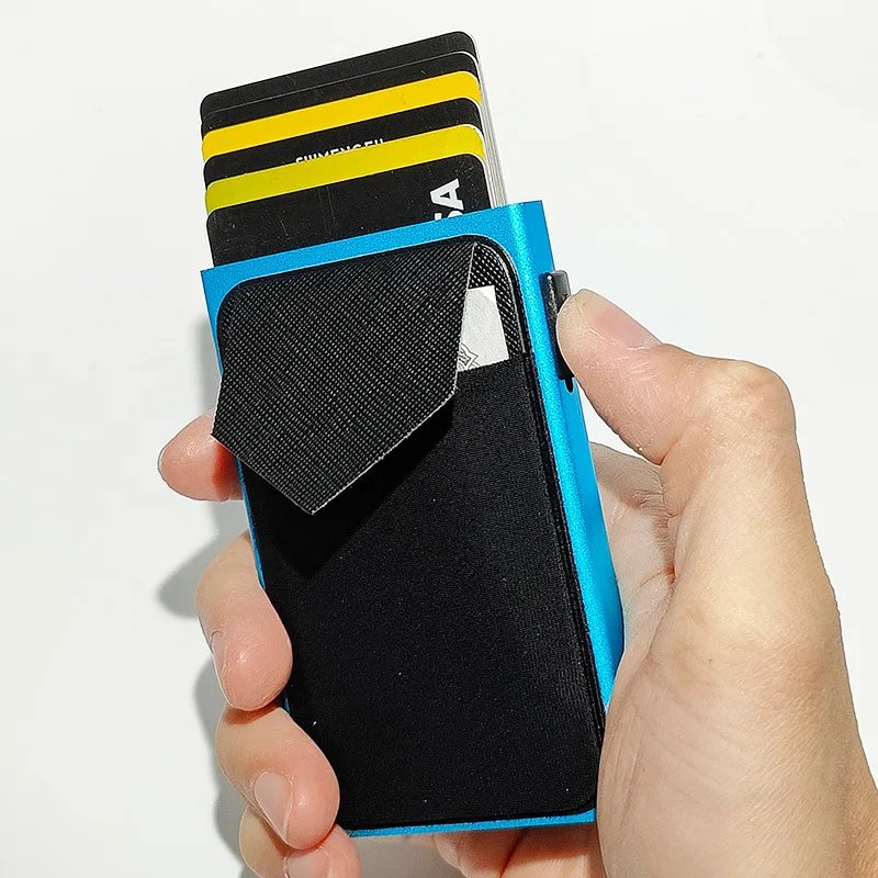 2025 Portafoglio pop-up sottile antifurto Porta carte di credito minimalista per uomo Donna Blocco RFID Mini custodia in metallo Porta carte multi-carta