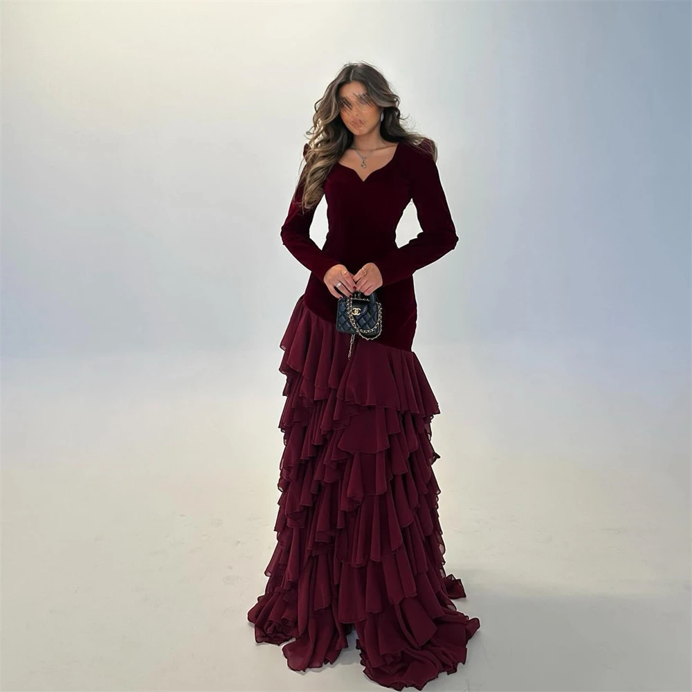 Customized Elegant Burgundy Velvet Evening Dress Modern Tiered Draped V-Neck Long Sleeves Sweep Train Zipper Back Robe de soirée