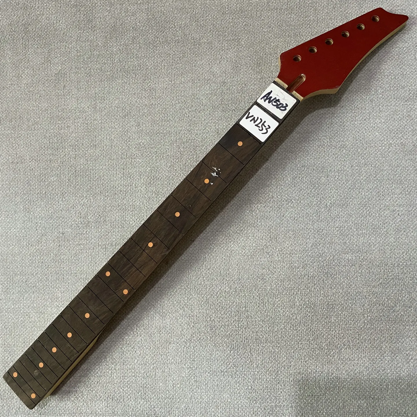 VN253  24 Frets 648 Scales Length Maple+Rosewood Unfinished ST Electric Guitar Neck No Frets with Damages