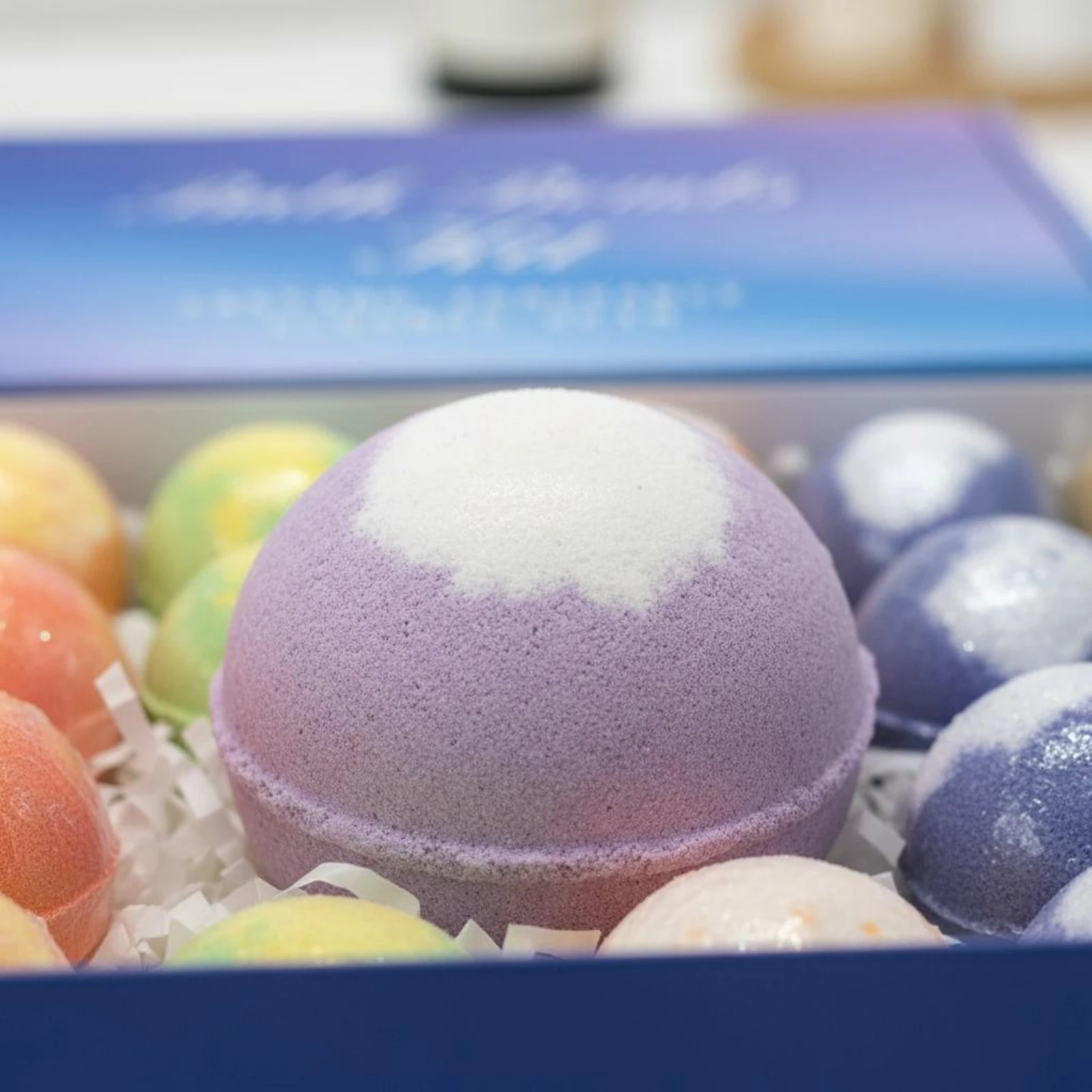 24 Pieces Boxed Bath Fizz Set Marbled Round Bath Bombs Lidded Spa Gift