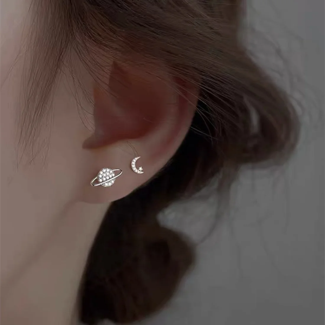 Simple Fashion Zircon Star Moon Mini Earrings for Women Cute Korean Planet Asymmetric Ear Studs Piercing Earrings Jewelry Gifts