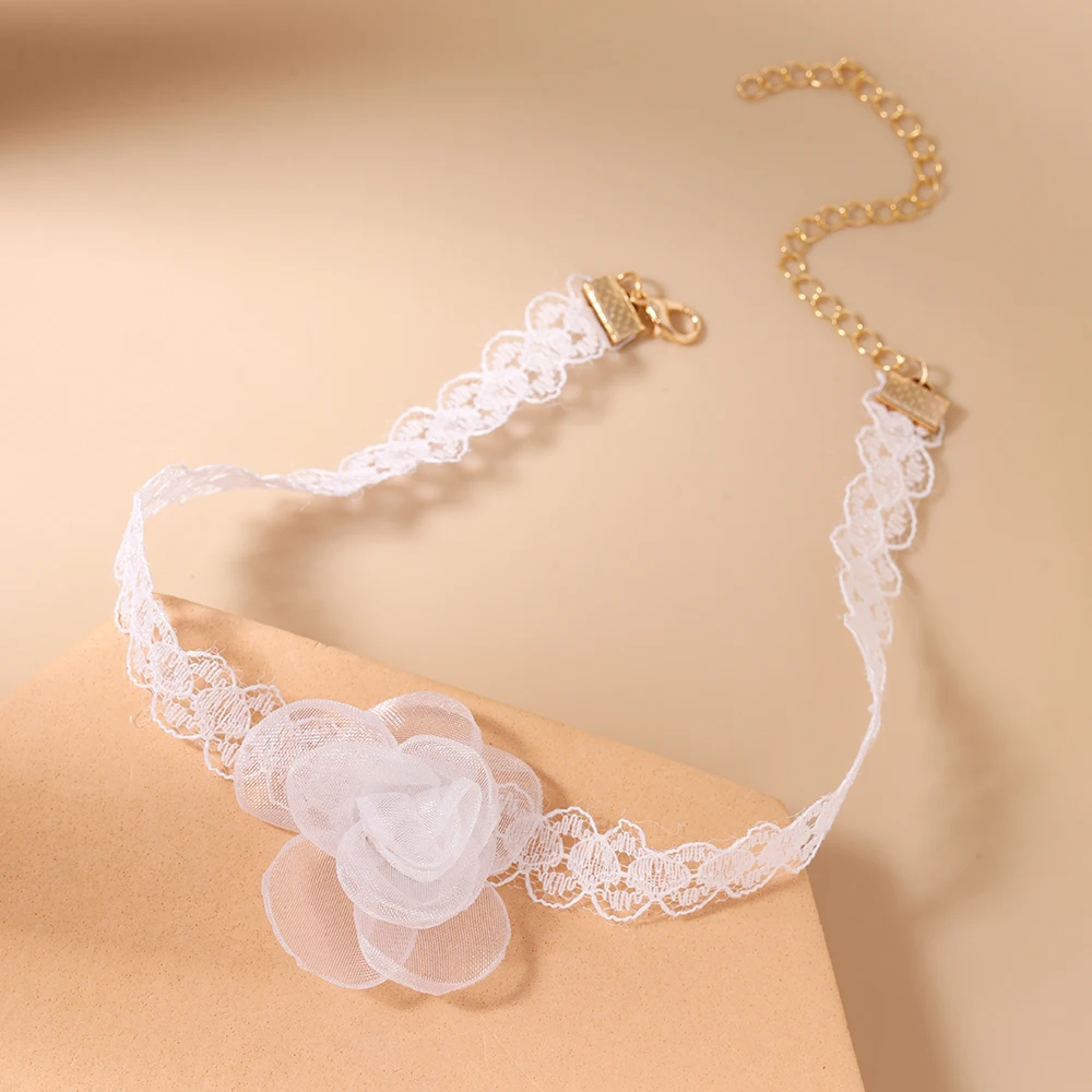 Aihua Gothic Weiße Spitzen-Rosenblüten-Halskette für Damen Elegante Rosen-Choker-Halskette Statement-Schmuck – Detail 4