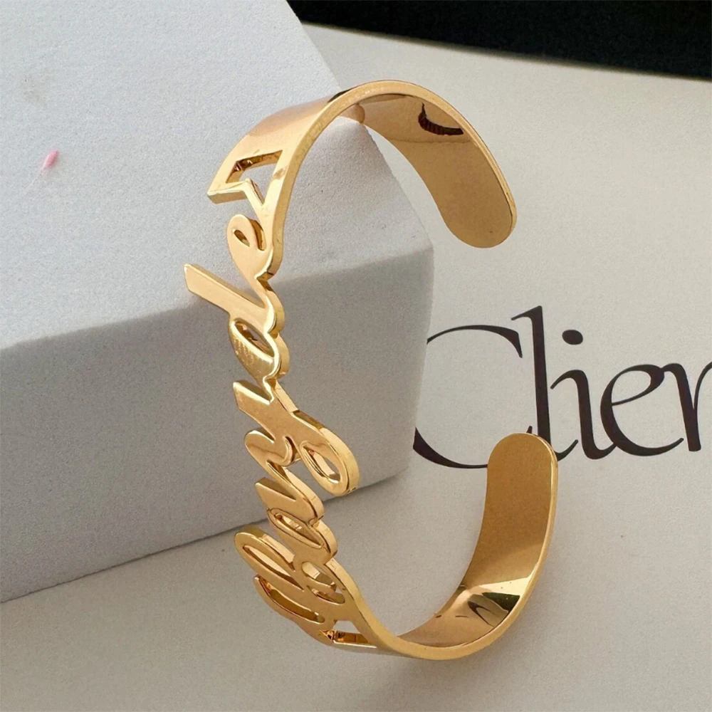 الفولاذ المقاوم للصدأ اسم مخصص سوار شعبي، النمط الأوروبي والأمريكي قابل للتعديل الملحقات سوار رائع