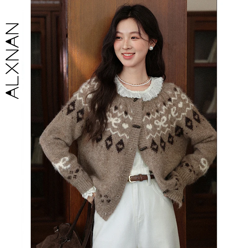 

ALXNAN Women's Sweater Round Neck Horn Buttons Jacquard Pattern Knitted Cardigan Autumn Soft Gentle Versatile Knitwear L58615