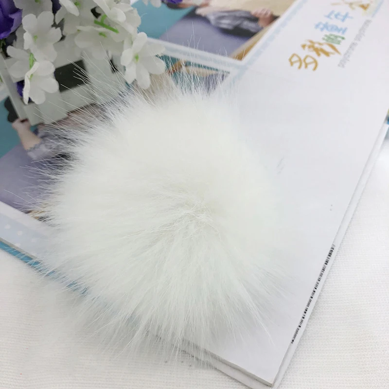 Super Big 12cm Colorful White Faux Fox Pompoms Luxury Fur Balls For Knitted Hat Cap Winter Beanies Real Fur Pom Poms Bulk