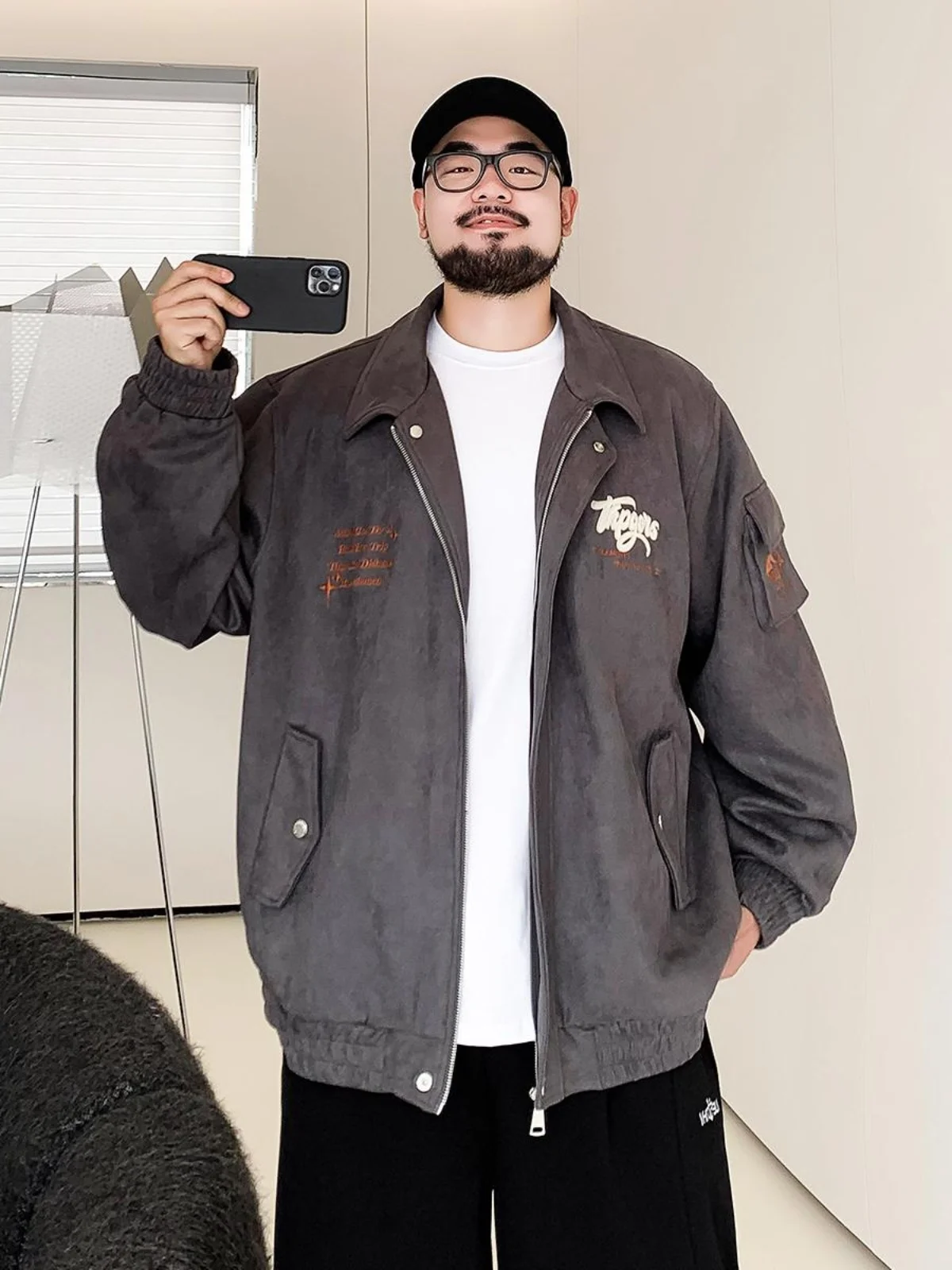 

Модная мужская куртка больших размеров из замши на осень-зиму, повседневная, свободного кроя, в стиле пилот, с молодежной вышивкой, из полиэстера