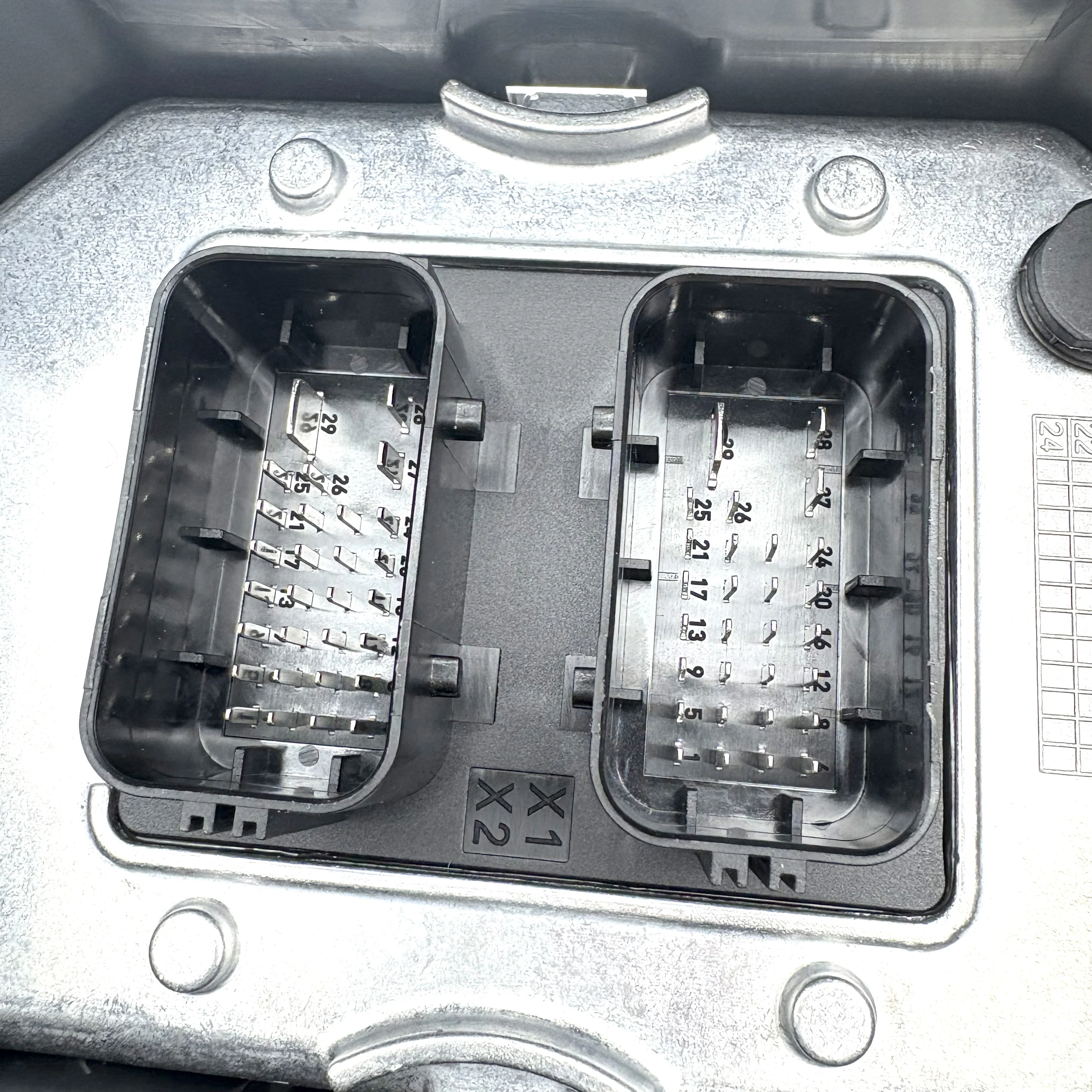 LKW-Scheinwerfer-Steuergerät ECU FCIOM Modul Frontlichtsteuerung für VOL /Renault OE 23140887 21855896 22771624 22771625 21855905 – Detail 7