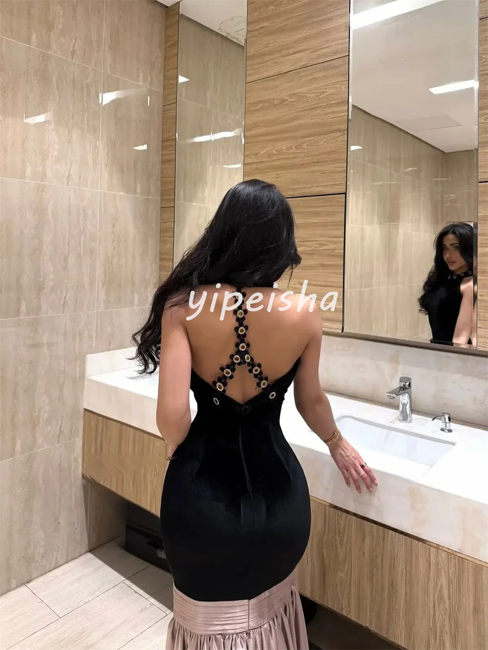 تخصيص مطابقة معقدة القطيفة الطية رايات حجر الراين حورية البحر عالية الياقة فساتين طويلة فساتين السهرة الأحجام المتاحة