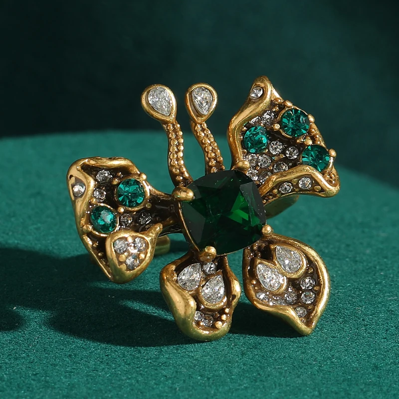 Vintage Large Crystal Green Butterfly Rings for Woman Retro Jewelry Design Emerald High Quality Birthday 2026 Trends New Elegant
