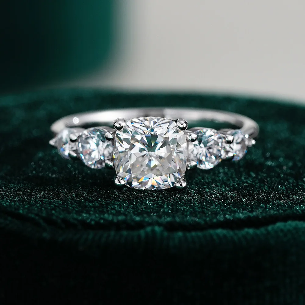 

2-carat Moissanite Ring for Women, 18K Gold, Shaped Square, Princess Redion Square Cut, Fashionable Platinum PT950 Accessory