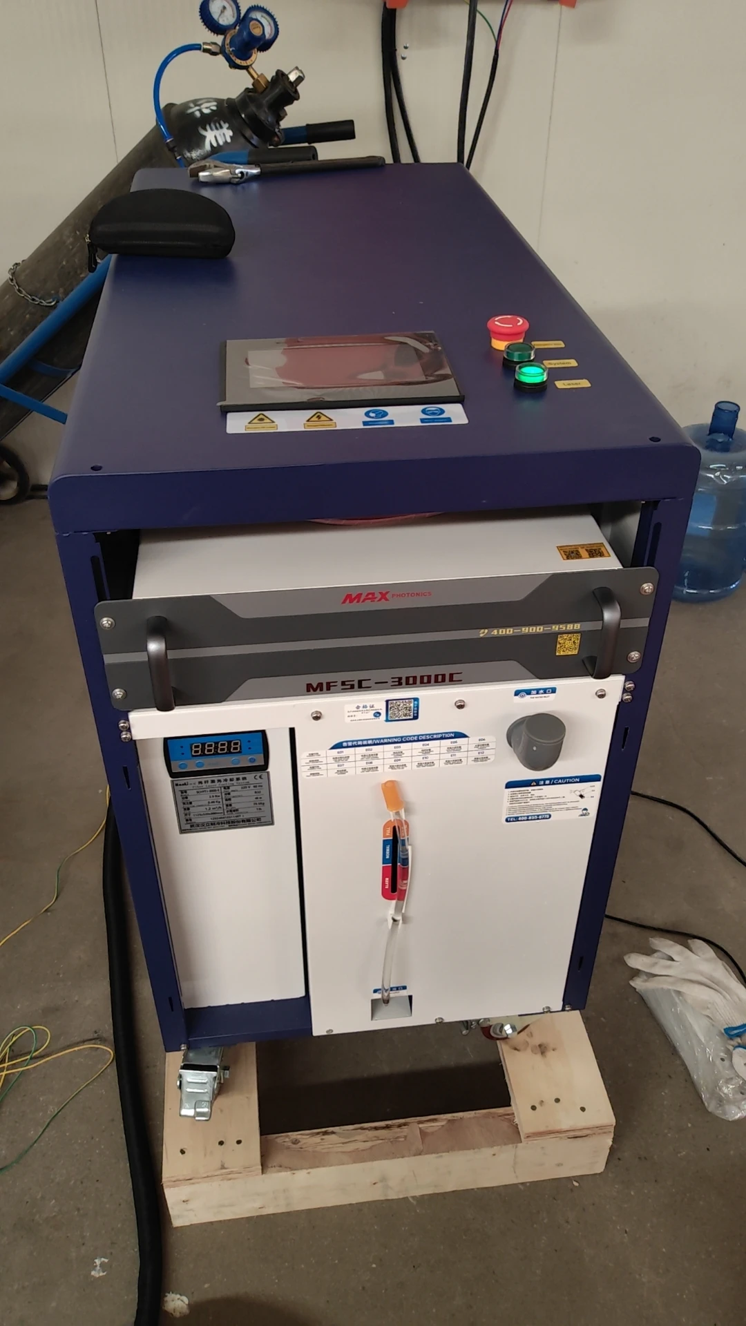 Small Pulse Efficient Convenient 1000W 1500W 2000w  Laser  Cleaning Machine for Multiple Metal