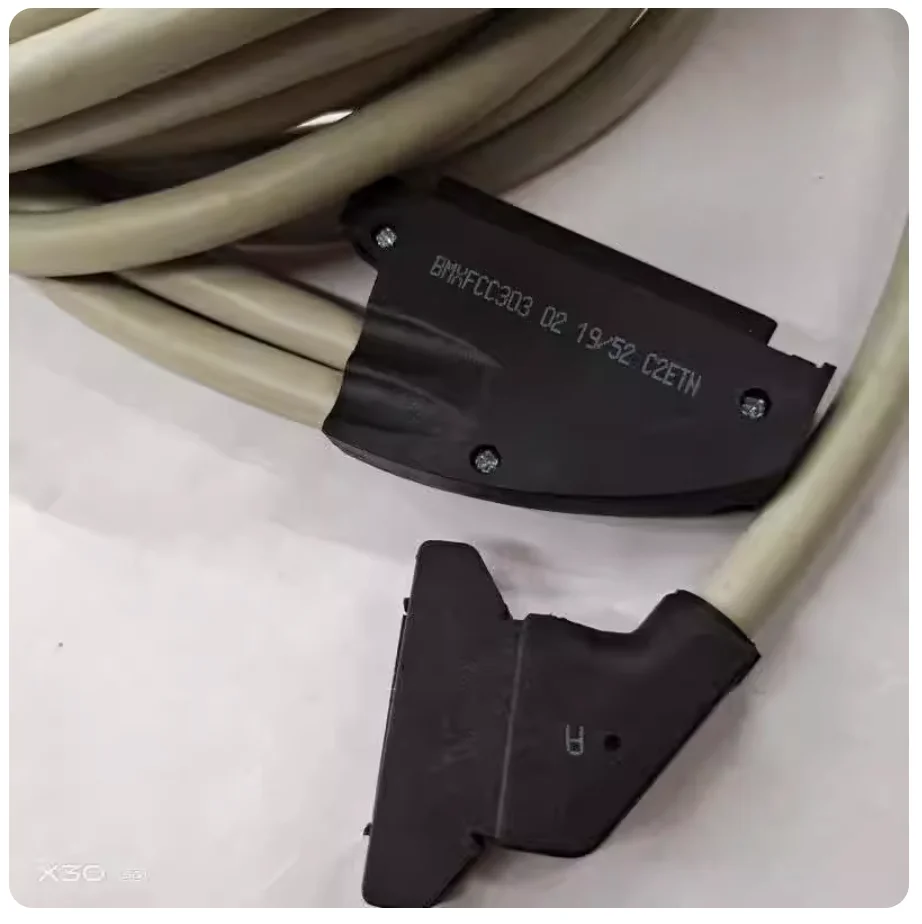 Imagem -02 - Cabo Conector para Modelo de i o com Conector He10 3m Bmxfcc303