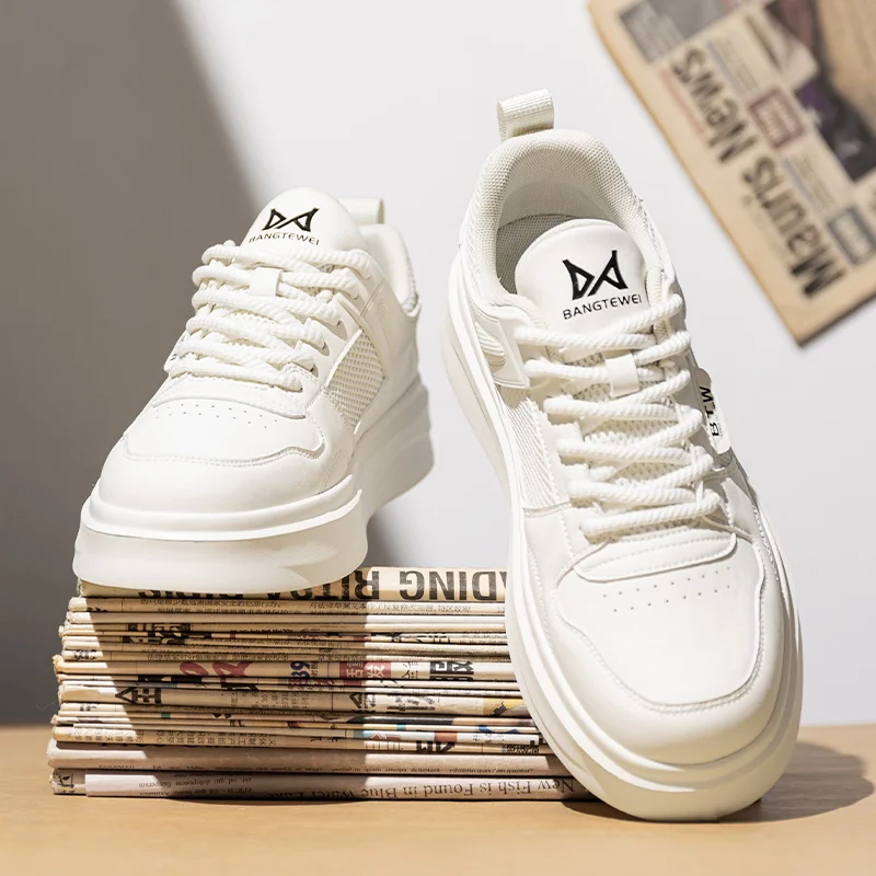 2025 Nuove sneakers bianche autunnali da uomo: scarpe casual traspiranti, stile coppia, trendy e più vendute