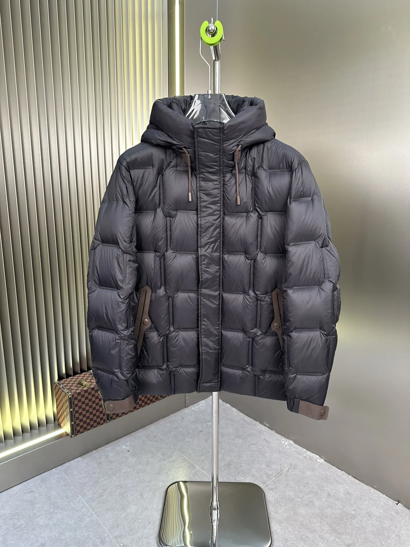 2024 DIKU The new down jacket for autumn and winter 2024 is made of top-grade 90 white duck down, which is super soft and full w