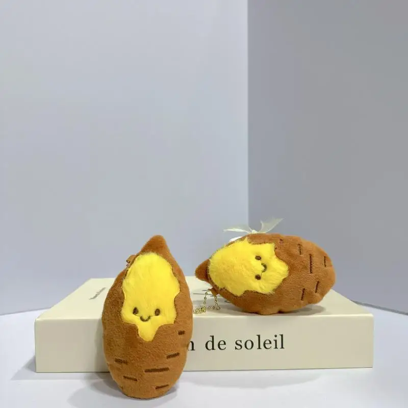 Uroczy, kreatywny, jasny, naturalny pluszowy breloczek w kształcie słodkiej ziemniaczki, kreskówkowy, symulowany jedzenie, wypchana lalka, zawieszka, dekoracja, akcesorium, prezent.