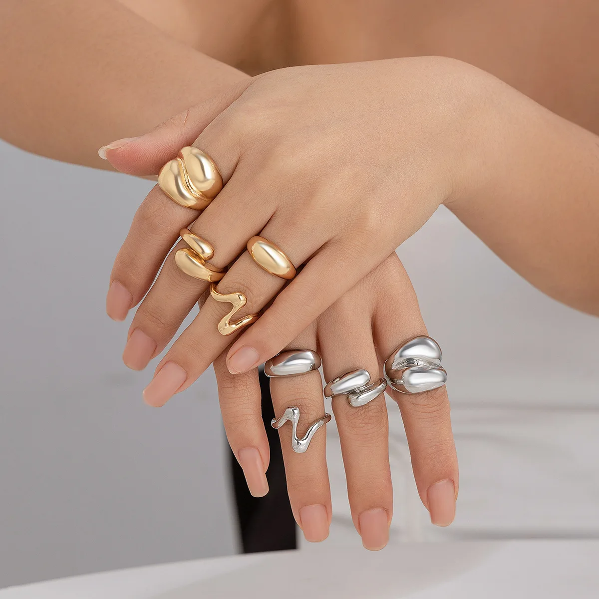 

Luxury Geometric Opening Ring for Women Index Finger Lava Metal Style Curved Ring Gift 2024