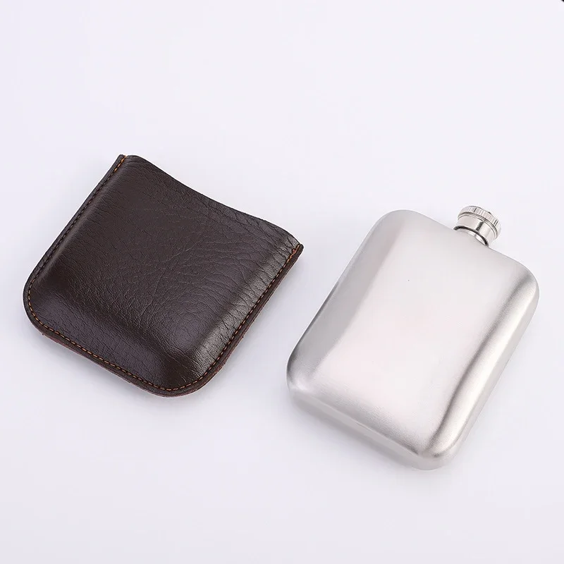 Pocket Hip Flask with Leather Case Outdoor Portable Flat Wine Men Bottle Alcohol Pot Leak-proof Container Screw Cap as Gift