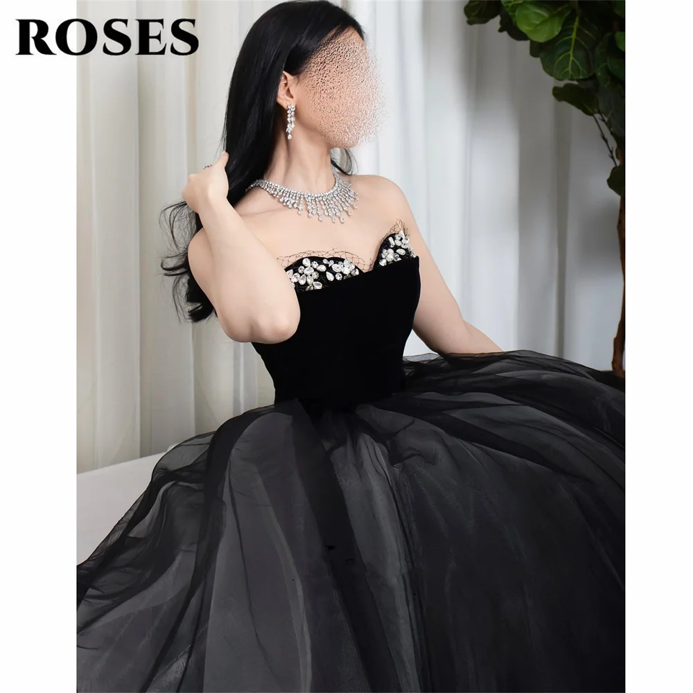 กุหลาบสีดําเก๋ชุดราตรีที่รักแขนกุดA-Lineพรหมชุดประดับเสื้อท่อนบนและกระโปรงT Ulleเกือบกําหนดเอง