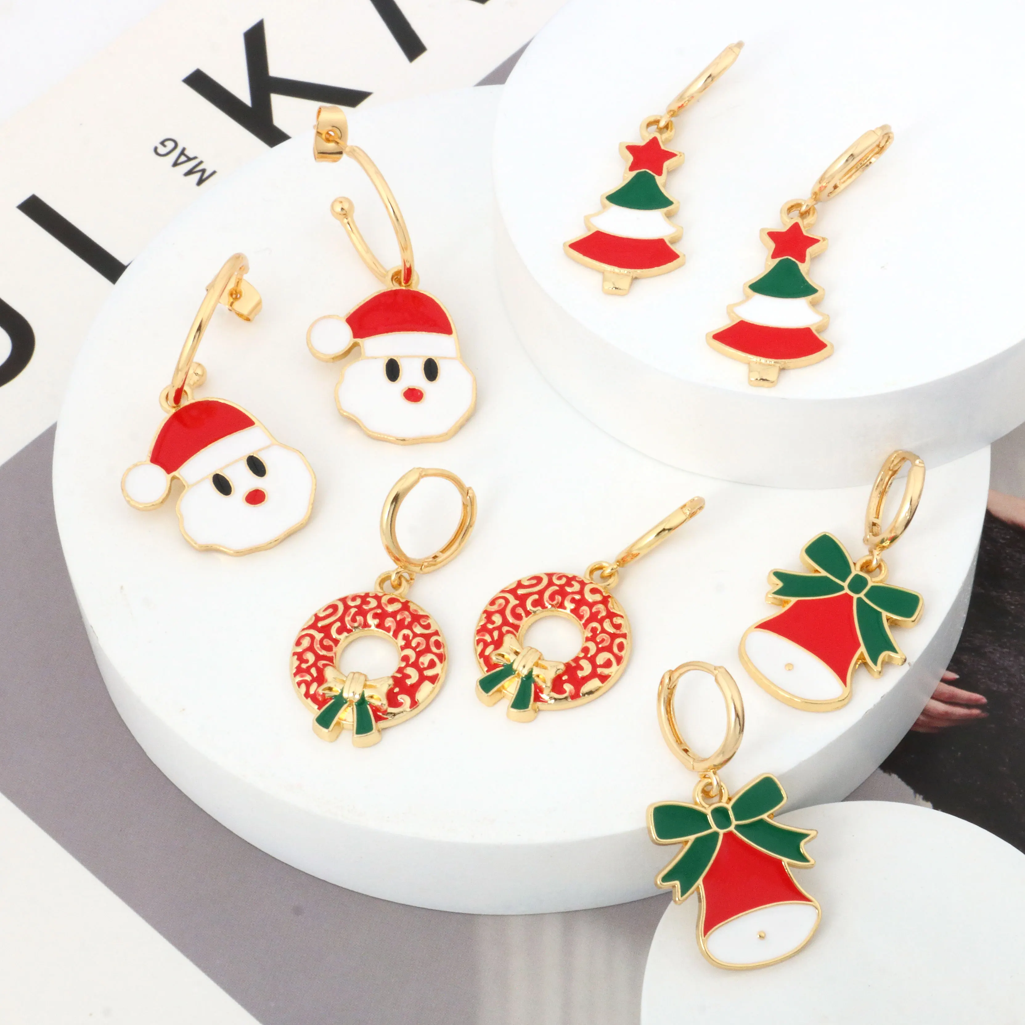 Pendientes colgantes de moda chapados en oro Pendientes de campana de árbol de Papá Noel de Navidad para regalo