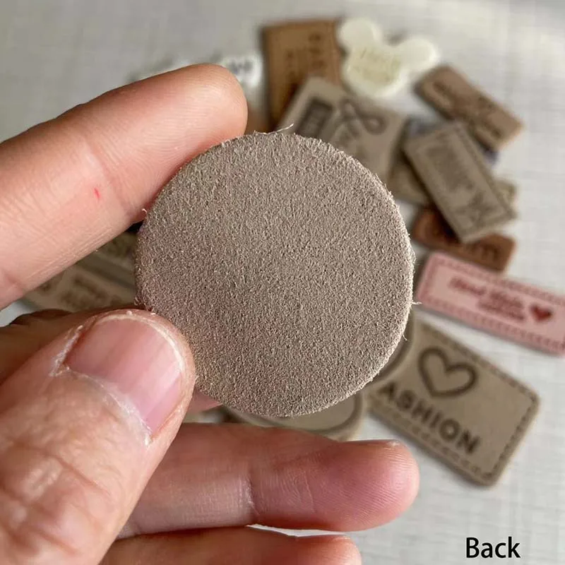 10 Stück/Leder-Aufkleber, niedliche kleine Stickereien, Applikationen zum Aufnähen, Buchstaben-Aufnäher, Abzeichen zur Dekoration von Kleidung und Schuhen. – Detail 3