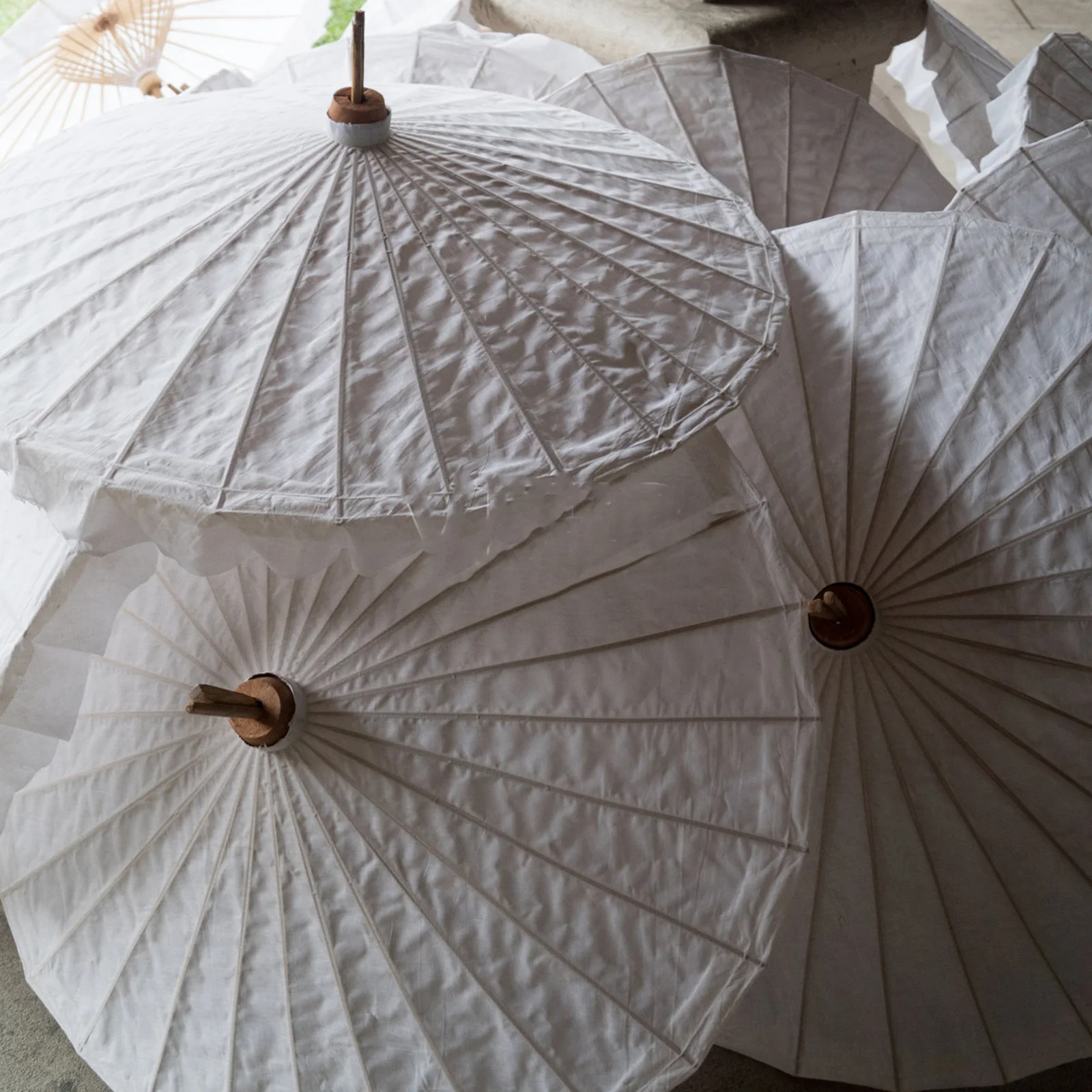 

2Pcs Decorative Paper Umbrella Support Handmade Bamboo Holder for Photo Shoots Home Decoration Festival Display Use