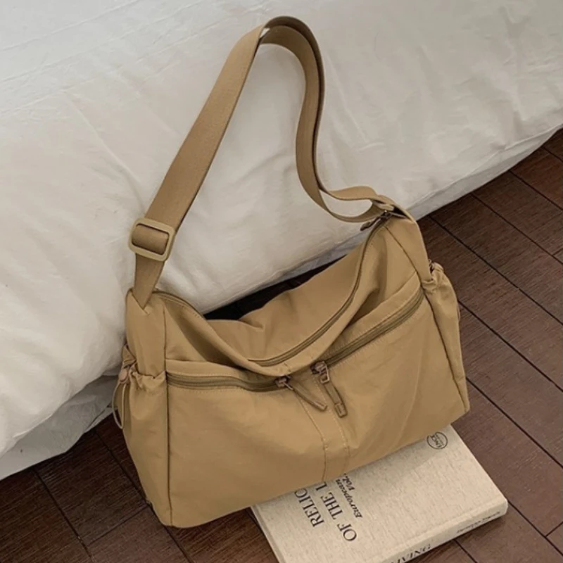 

Fashionable Nylon Tote Bags Lightweight Casual Korean Relaxa Style Crossbody Bags for Travel Fashionable Simple Shoulder Bag
