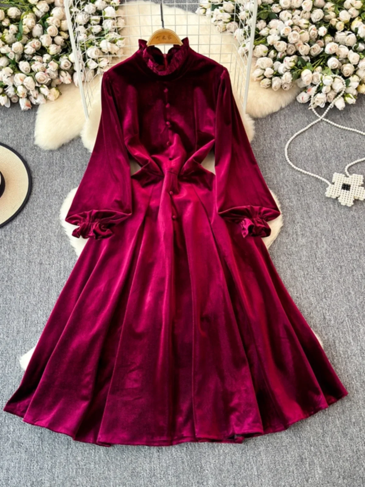 Ofallsis Light Mature Style Lantern Sleeve Velvet Dress 2024 Autumn New Women's French Retro Waist Slimming Pleated Long Dresses