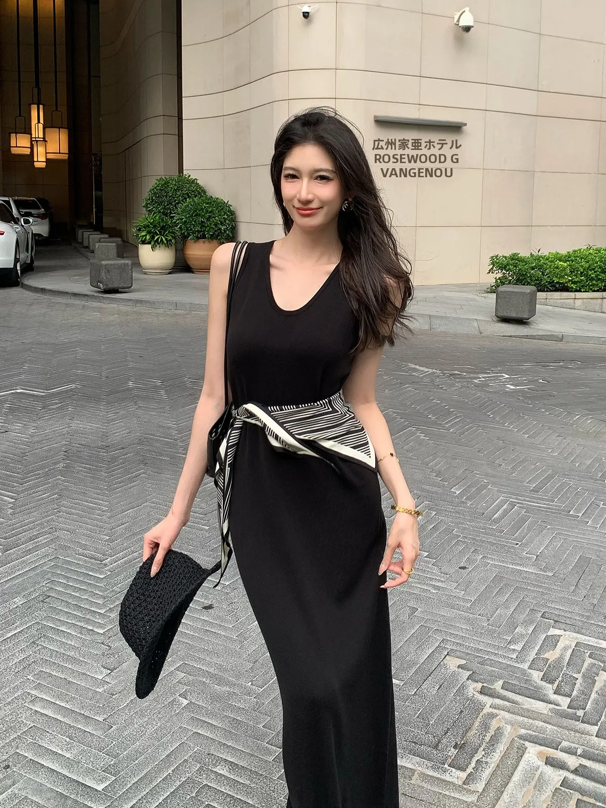 

JiJinqi Summer Sleeveless U-Neck Open-Shoulder Dress Women's Elegant Black Slimming Long Dress Trendy High Waist Silk Dress