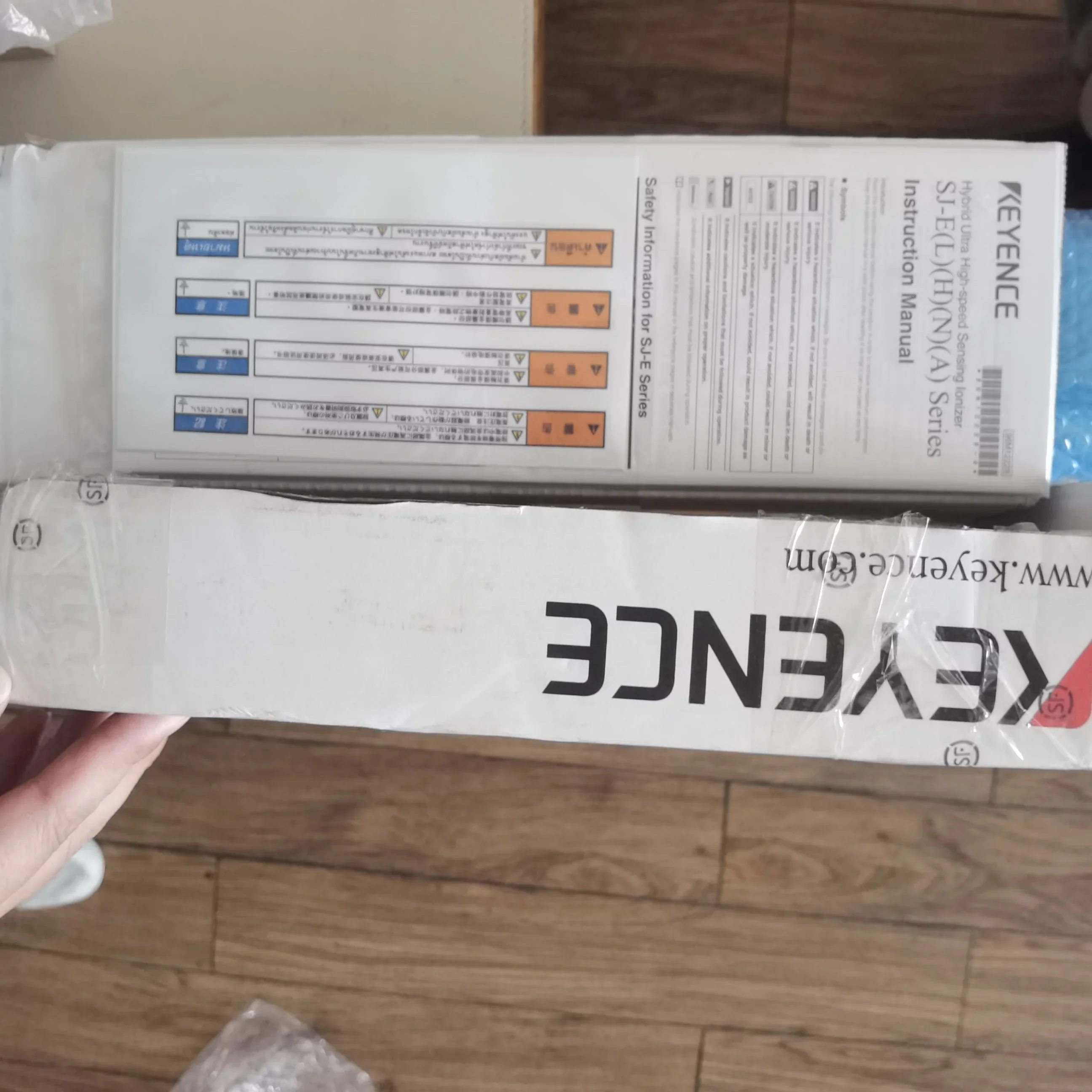 keyence Bar Type Main Unit, Low Flow Model 600 mm SJ-E060L Ultra High Speed Sensing Ionizer Hybrid Type