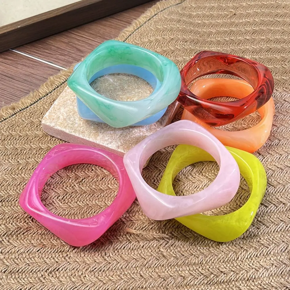 البوهيمي الملونة الاكريليك الإسورة أوروبا الأمريكية نمط الأقلية تصميم غير النظامية واسعة سوار الدوبامين مجوهرات اكسسوارات