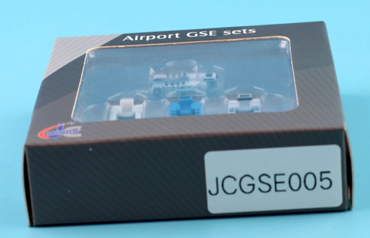 

JCGSE005 JC Wings 1:400 Goldhofer Самолет-буксировочный грузовик Pushback Трактор 4в1 Пластиковая модель