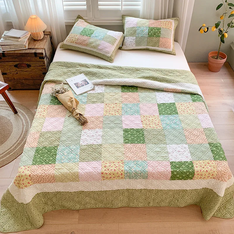 

Plaid Cotton Quilt Patchwork Bedspread on the Bed Double Bed Cover Coverlets Shabby Chic Quilted Blanket Throw for All Seasons