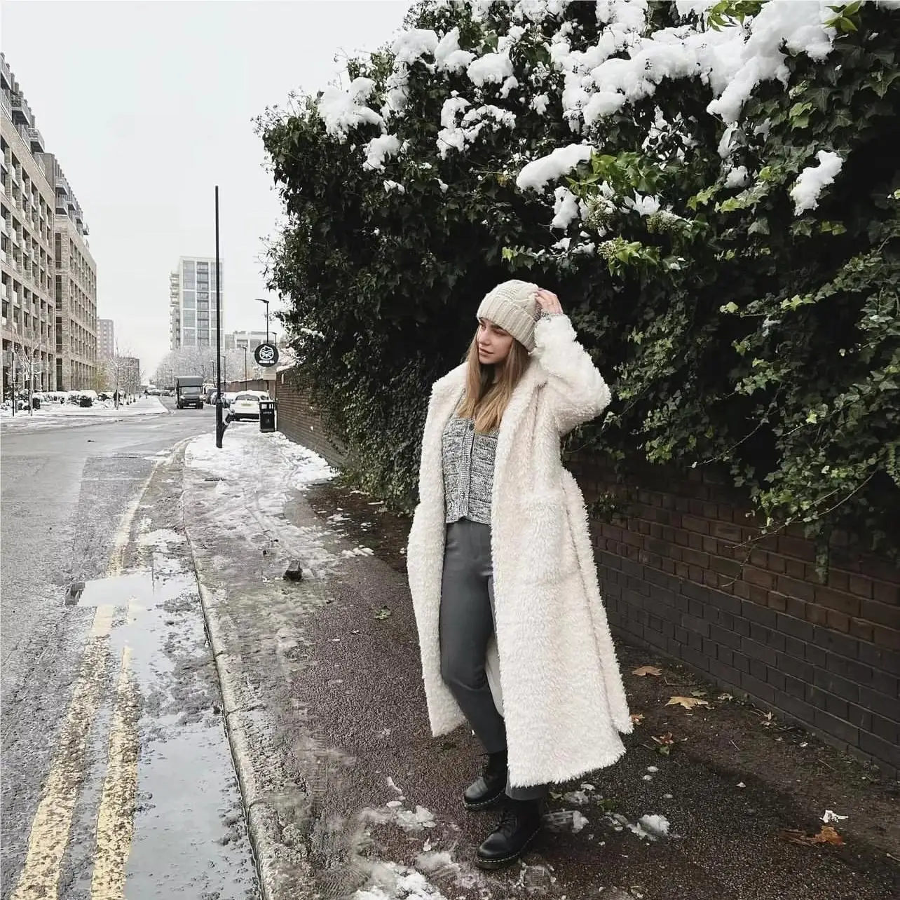 Abrigo de piel sintética para mujer, ropa de lujo, chaqueta esponjosa, abrigo de peluche largo blanco, trajes de invierno, 2023