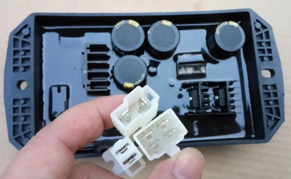 จัดส่งฟรี 1 เฟสเฟส 3 เฟส 3 เฟสเครื่องกําเนิดไฟฟ้าเบนซิน 8kW 10kW AVR ปรับแรงดันไฟฟ้าอัตโนมัติ 10 สาย