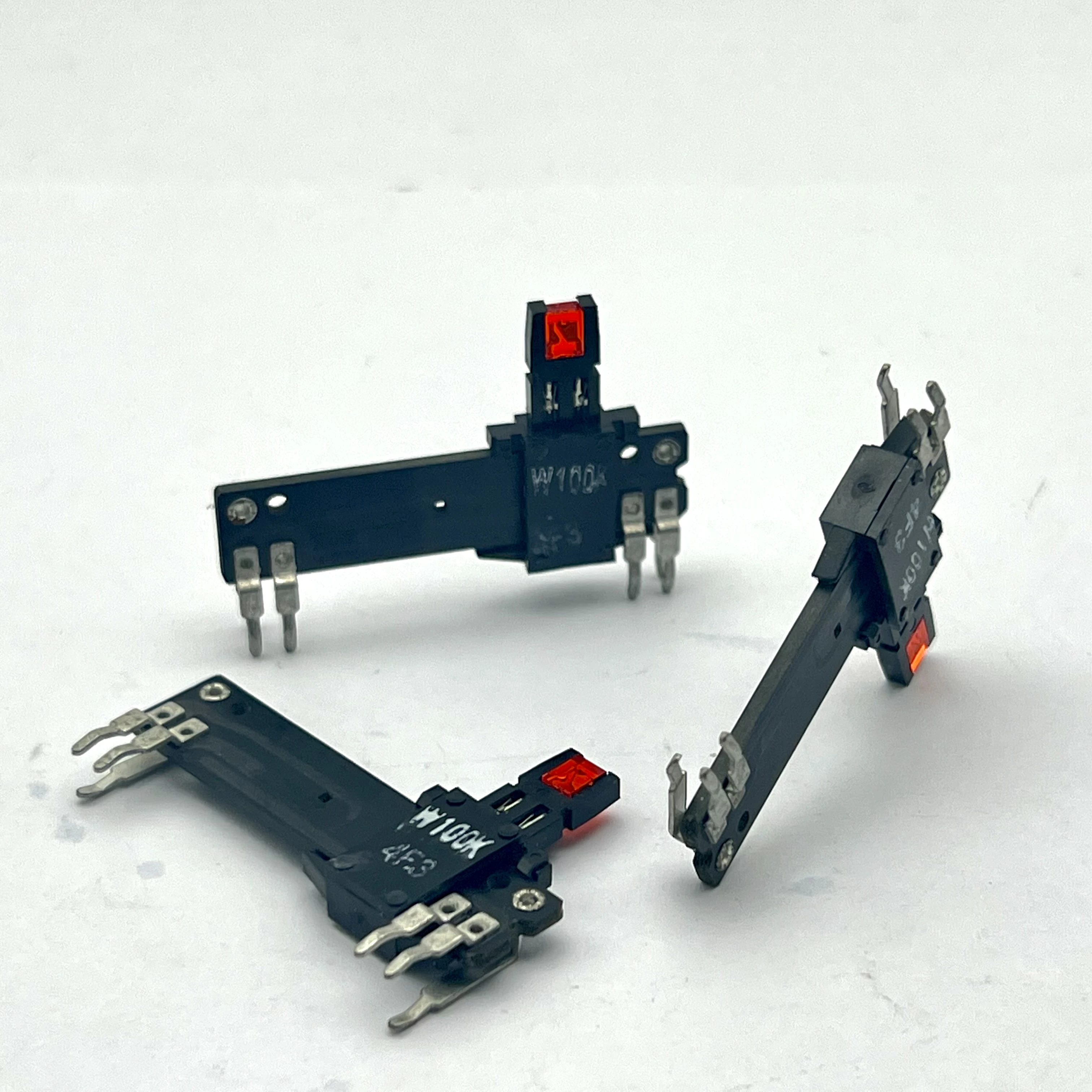 1 PCS 40mm straight slide slide potentiometer audio radio recorder recorder straight slide W100K with lamp with midpoint