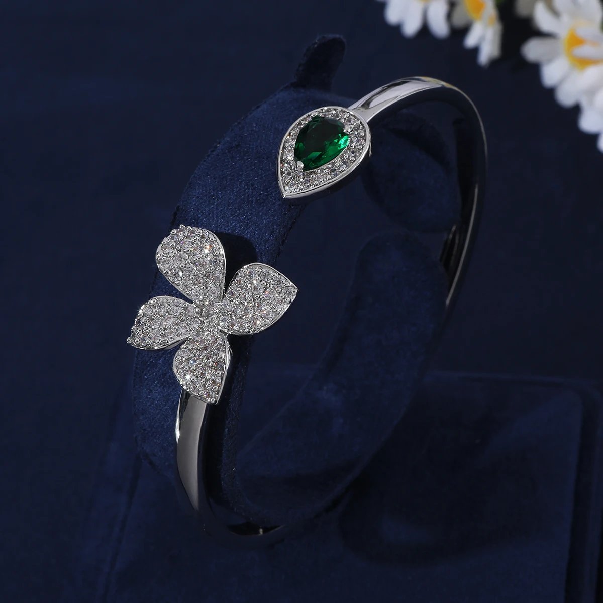Matched zircon flowers paired with pear shaped zircon open bracelets for women's wedding heavy industry jewelry B348