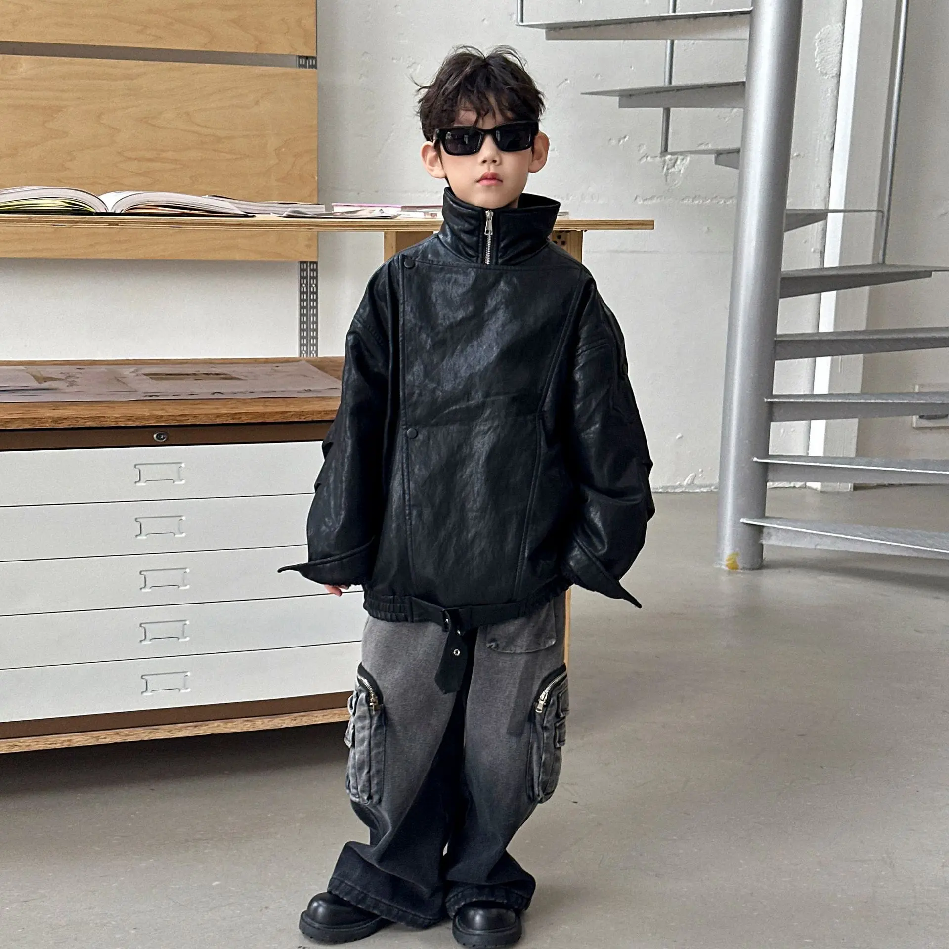 

Детская одежда, кожаная куртка для мальчиков, осень-зима 2021, новое модное теплое флисовое пальто в корейском стиле, крутое красивое детское пальто