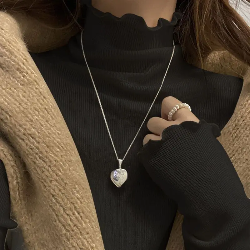 

Women's Long Sve f High Collar T-irt Warm Inner Wear Student Ribbed Base irt Wooden Ear Design Autumn Winter Faion