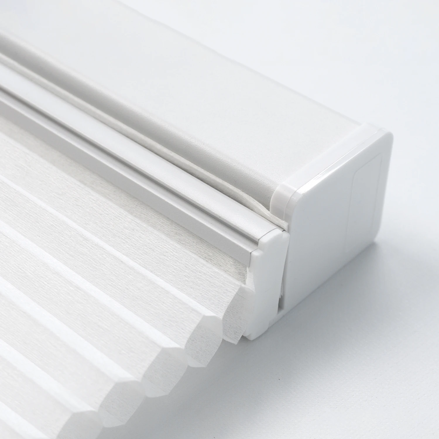 Customization Wholesale Durable Cordless Window Blinds Cellular Shades Honeycomb Door Shutters for Home and Window Coverings
